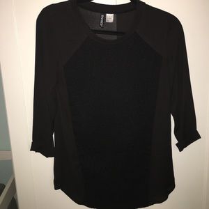 Black patterned flowy quarter sleeve